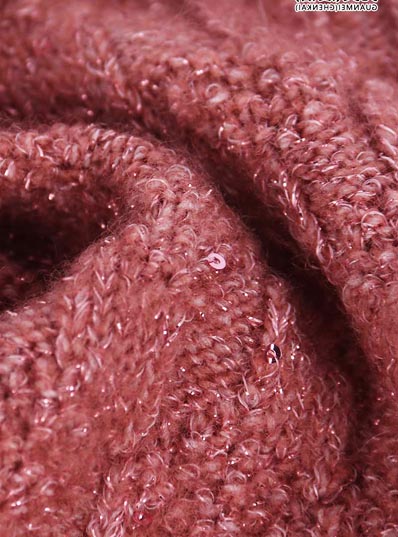 1/14NM 54% Poliester 25% Kawat 15% Akrilik 3% Spandeks 3% Payet