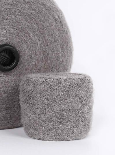 52% Akryl 30% Nylon 15% Polyester 3% Spandex 